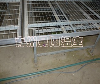 Greenhouse mobile seedbed